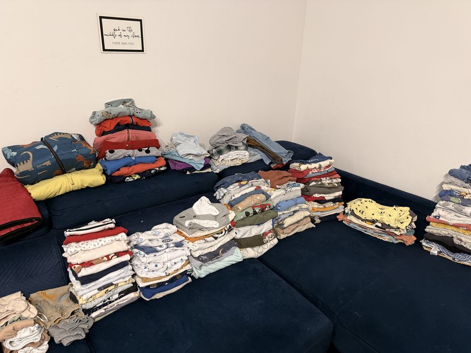 Lot haine 50-80 marime 315 articole+100 perechi sosete