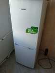 Хладилник с долен фризер Midea HD-231RN
