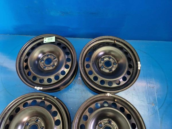 4 броя оригинални VW R17
железни джанти