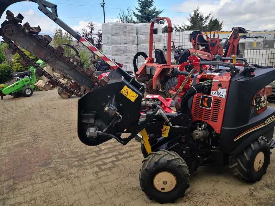 Ditch Witch R300 cu trencher sapa șanțuri precis diverse atasamente