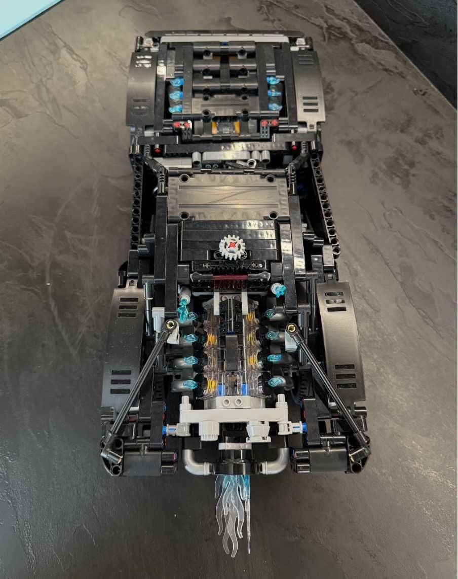 LEGO Technic Batman - Батмобил 42127