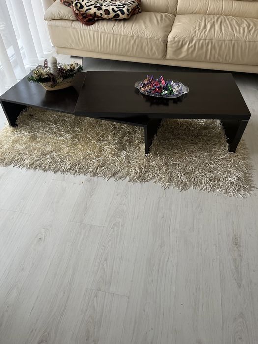 Vand mobila pentru living