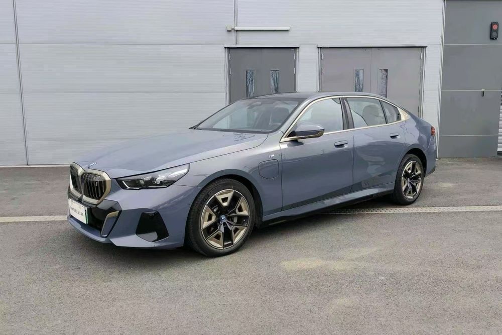 BMW i5 нд 40 номизга чикарберамиза