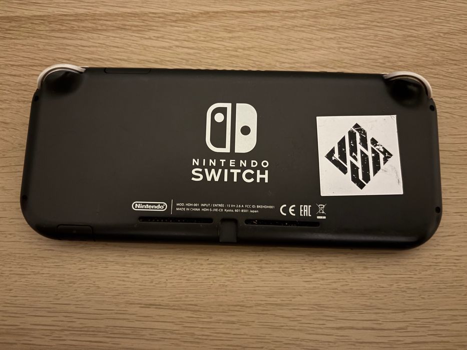 Nintendo Switch сиво