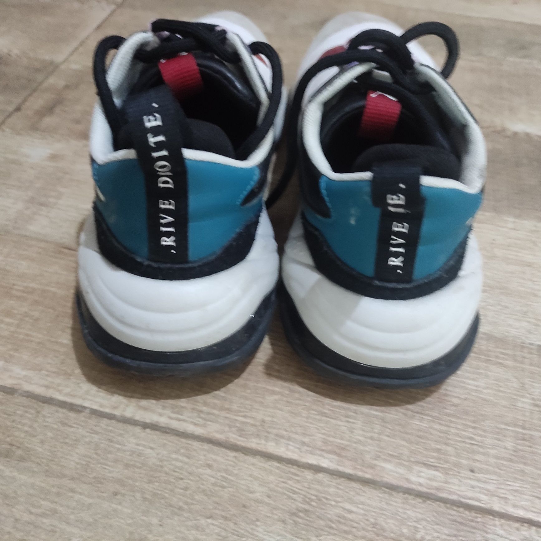 Сникърси PUMA 40