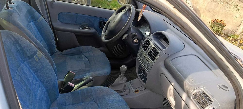 Renault Clio 2 1.2 8v