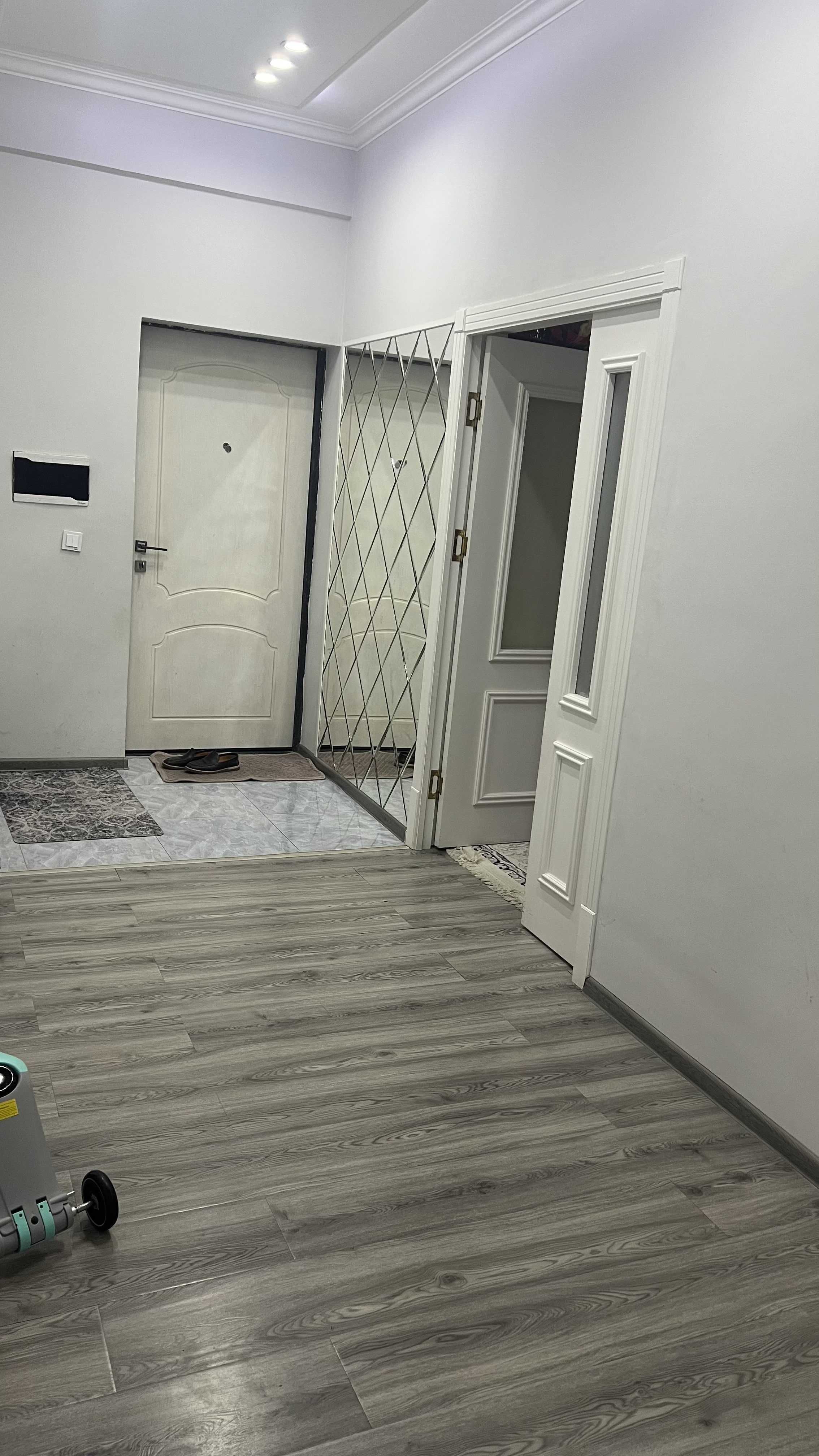 Новостройка Сергели CHINA HOUSE 9-этаж 2 хона 70 кв.м+балкон 7 кв.м