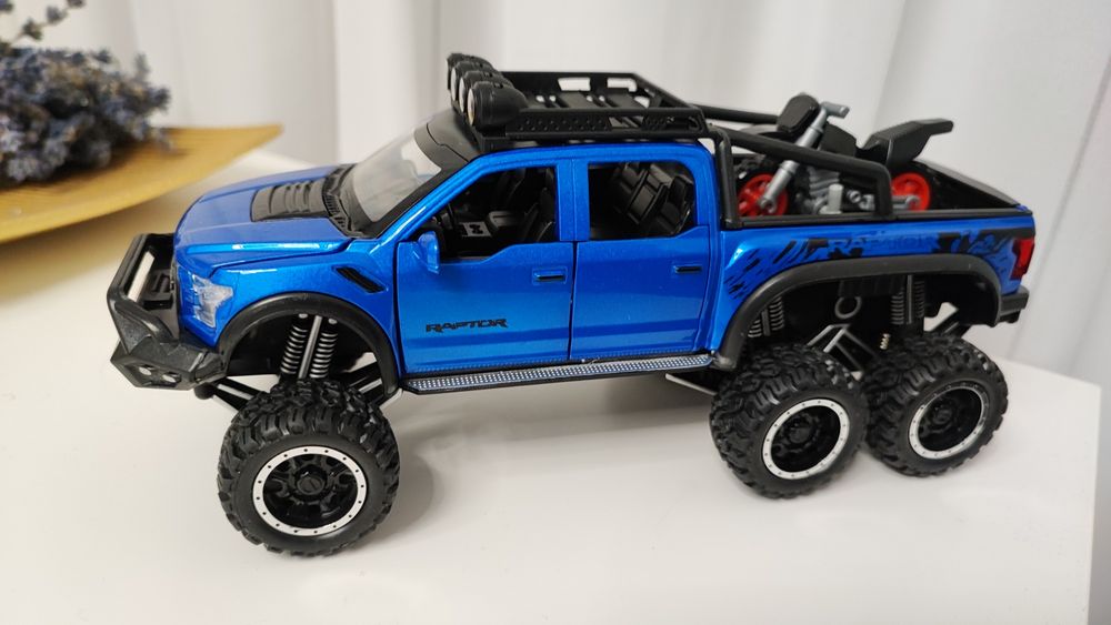 Macheta auto jucărie Ford Raptor, metalica, noua, scara 1:28