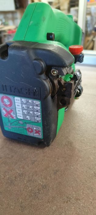 Машина за рязане на Шпилки Hitachi CL 10D