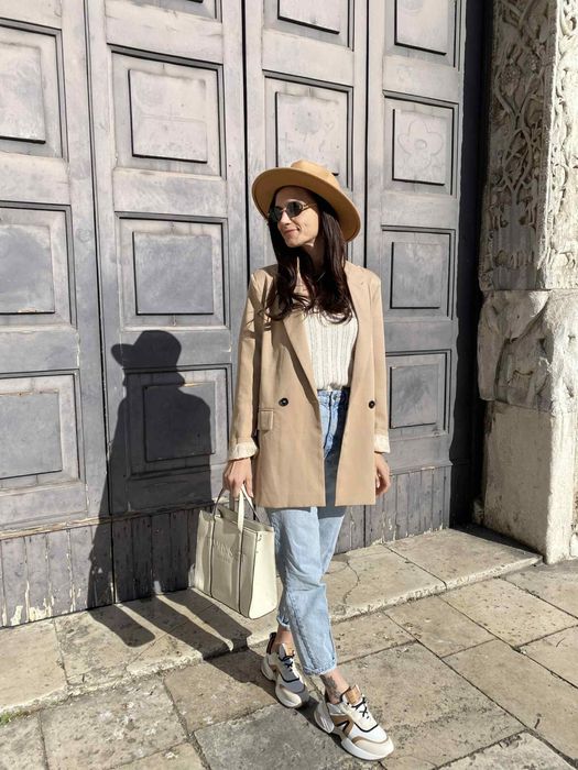 Сако и дънкив разме С/М