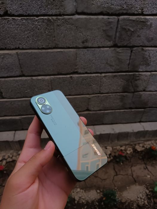 Nokia telefon sotiladi 300 min