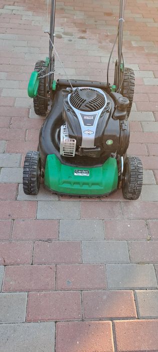 Masina gazon stare buna. Servizată