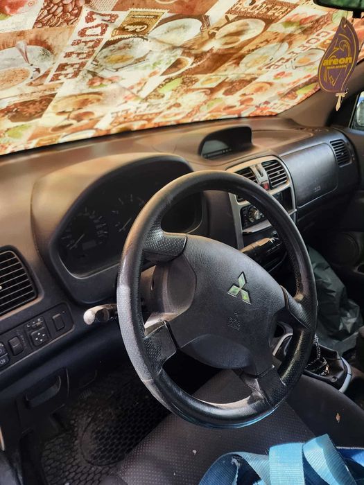 Продавам кола за части без номера