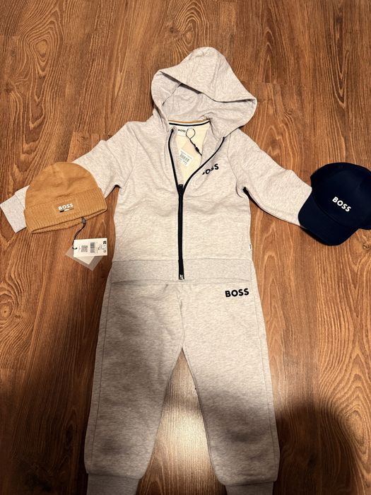 Imbracaminte baiat 4-5 ani + AirMax DN