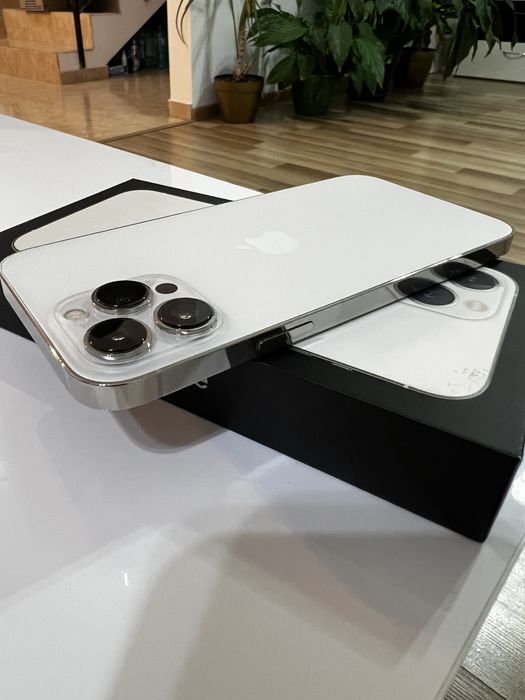 iPhone 13 Pro Max Silver 256GB + 2 huse