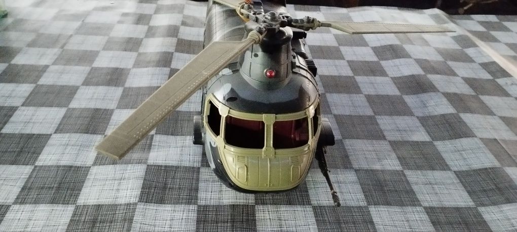 Вертолет большой военный