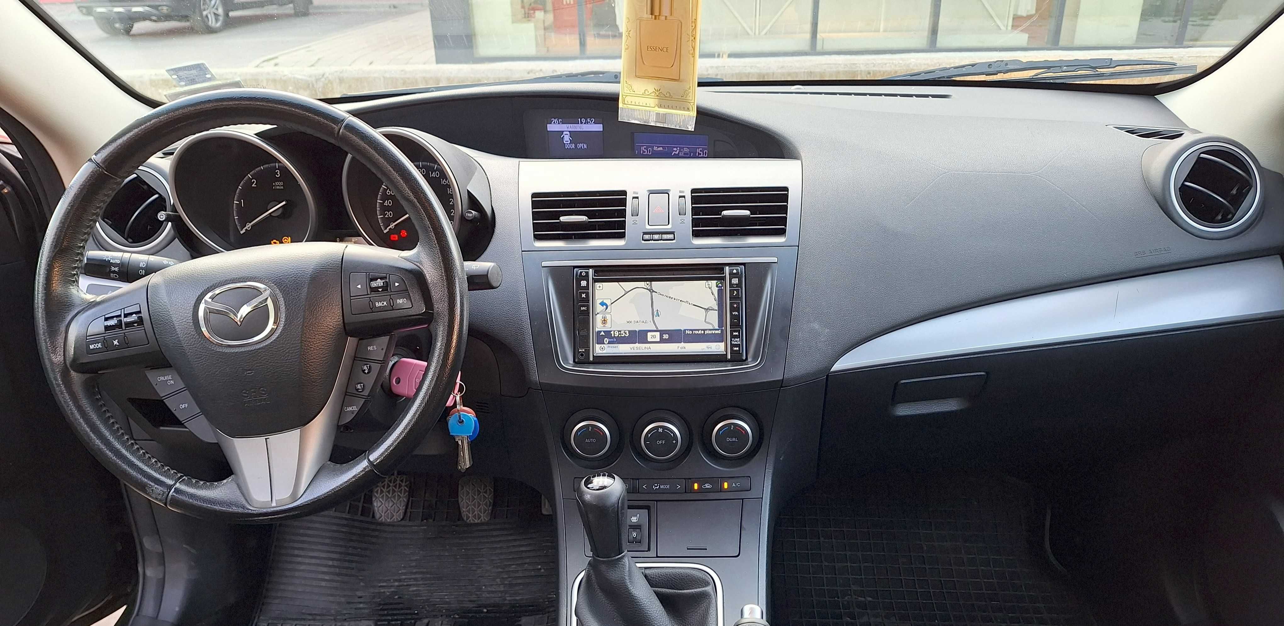 Mazda 3 1.6 добро състояние
