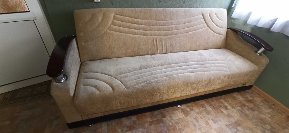 Разтегателен диван