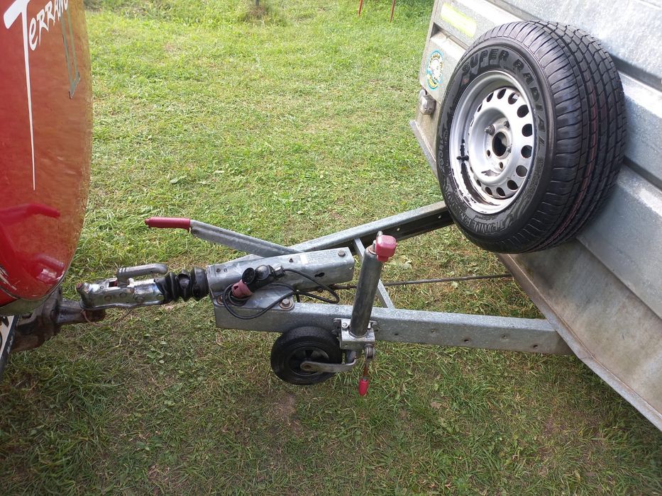 Vând remorca axă dublă