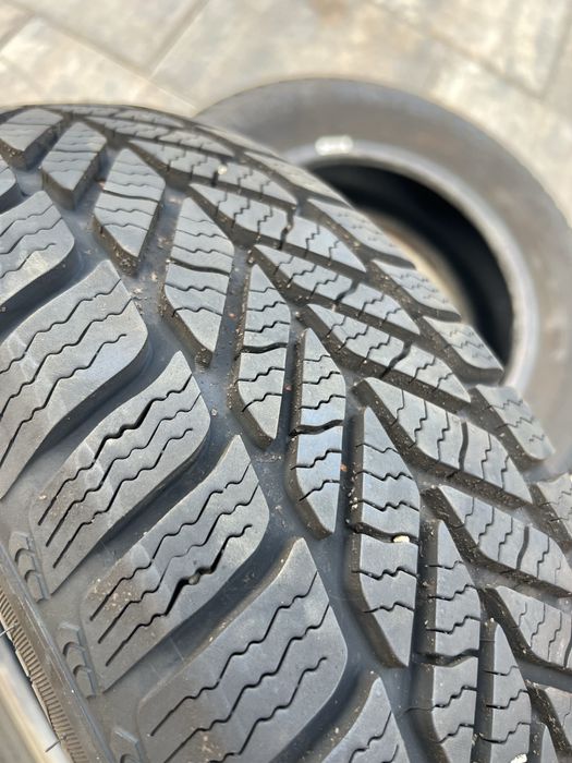 Anvelope iarna R15