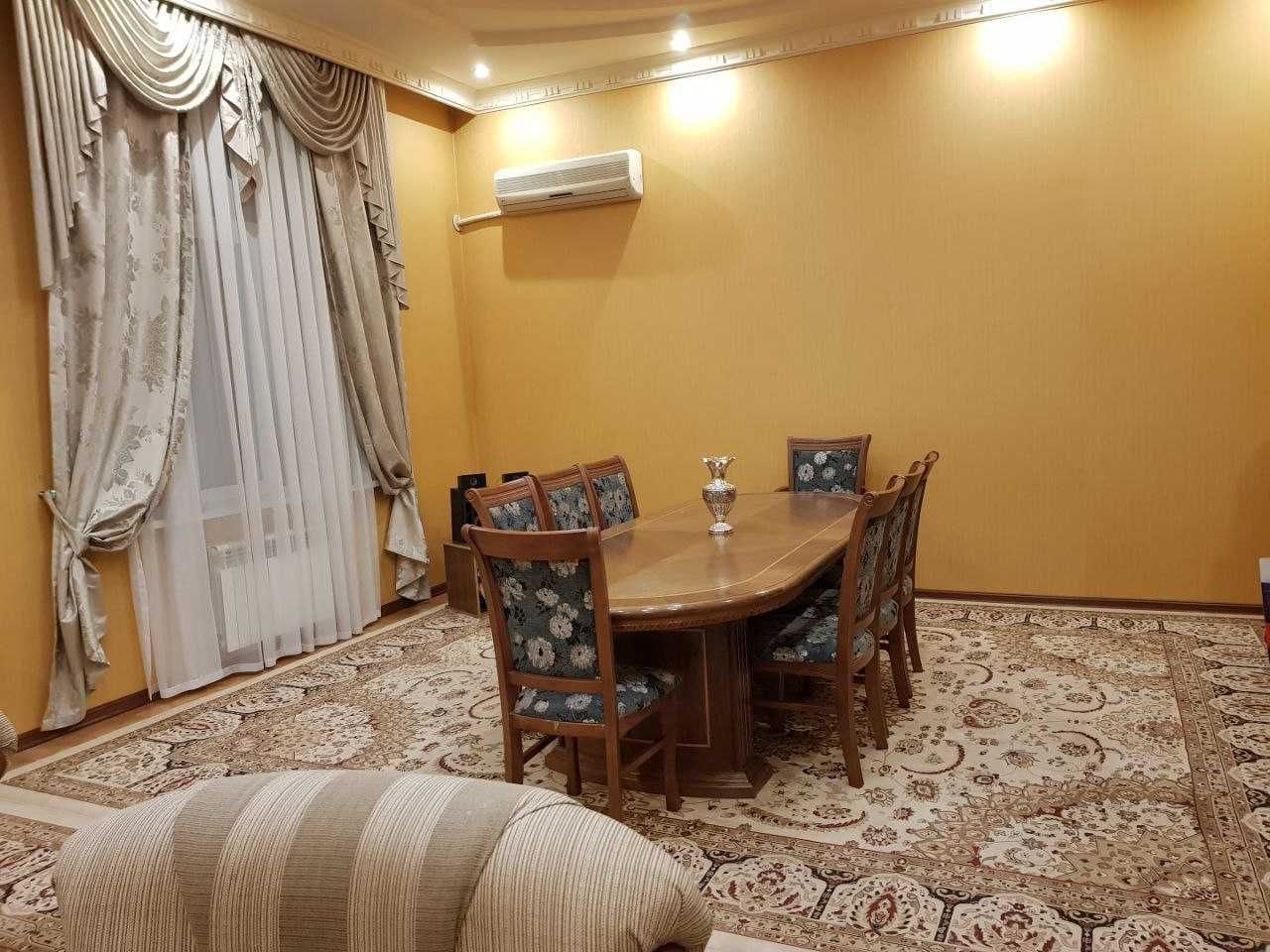 Никитина. Продается дом на 2 сотках. м. БИЙ