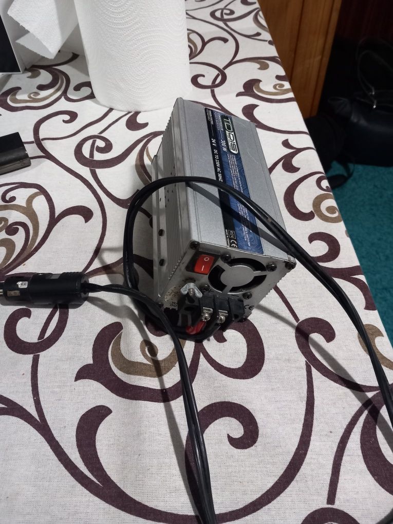 INVERTOR 24V/230V 300W