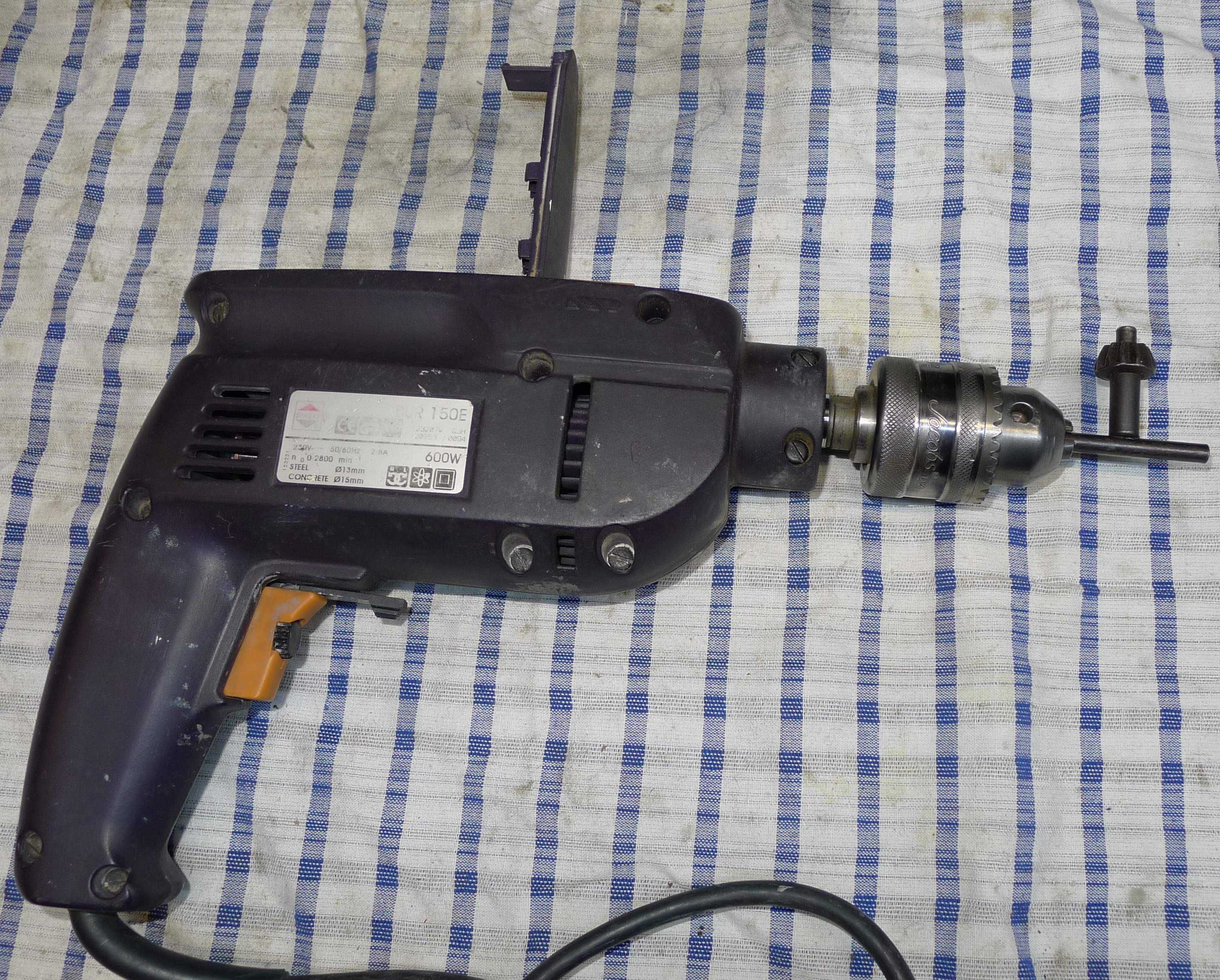 Легендарна корекомска бормашина Black&Decker + Sparky