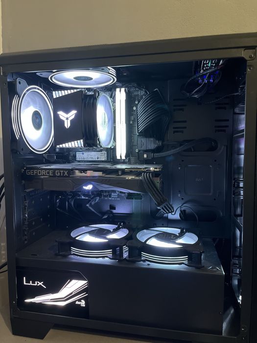 Геймърски компютър - налични са бележки, фактури и гаранционни карти