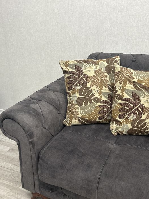 Стол . Мдф и массив дерева.