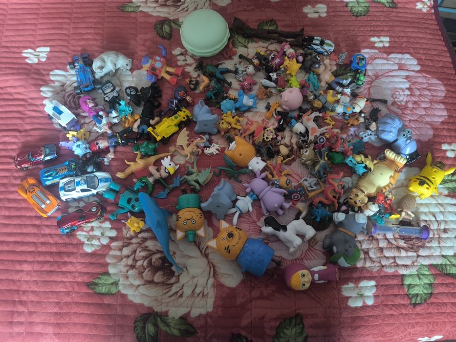 Детские игрушки в хорошем состоянии