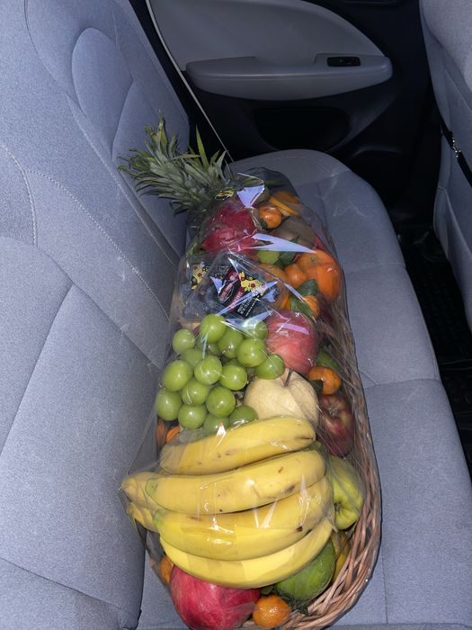 Bayramlarga turli xil savatlar myasnoy , mevalar .