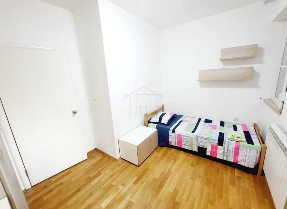 Дава се под наем Тристаен апартамент в Пловдив, Тракия - 96 кв.м за 433.5 € - Снимка #7