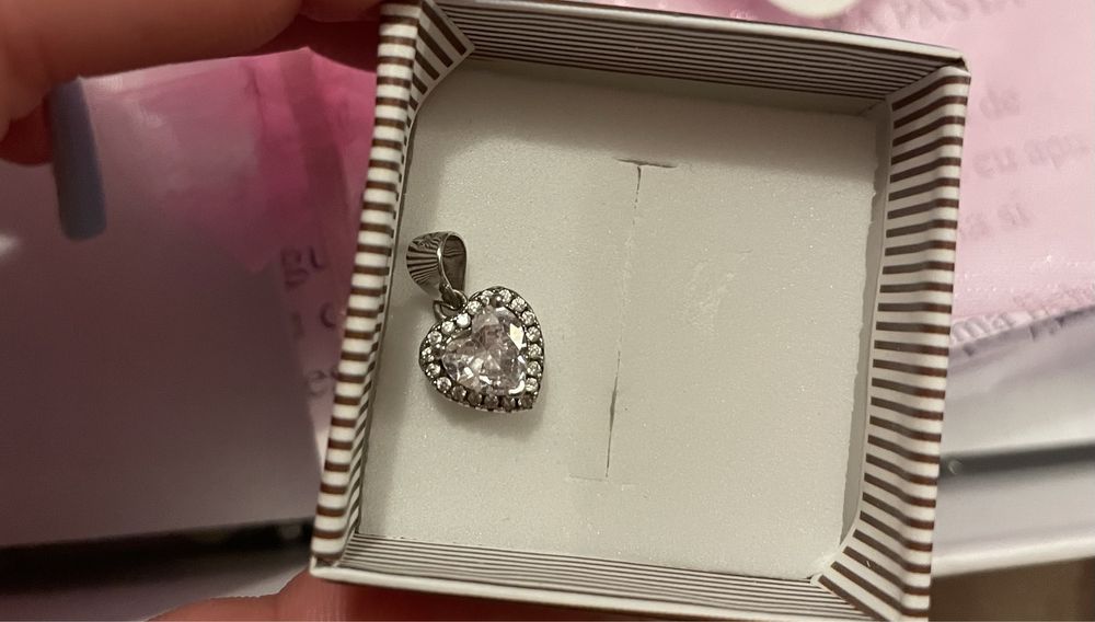 Pandantiv tip Pandora