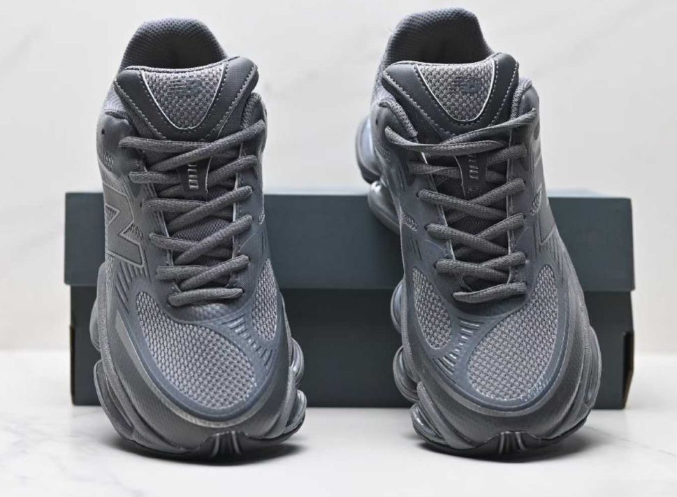 Нови мъжки маратонки New Balance 2000 dark grey