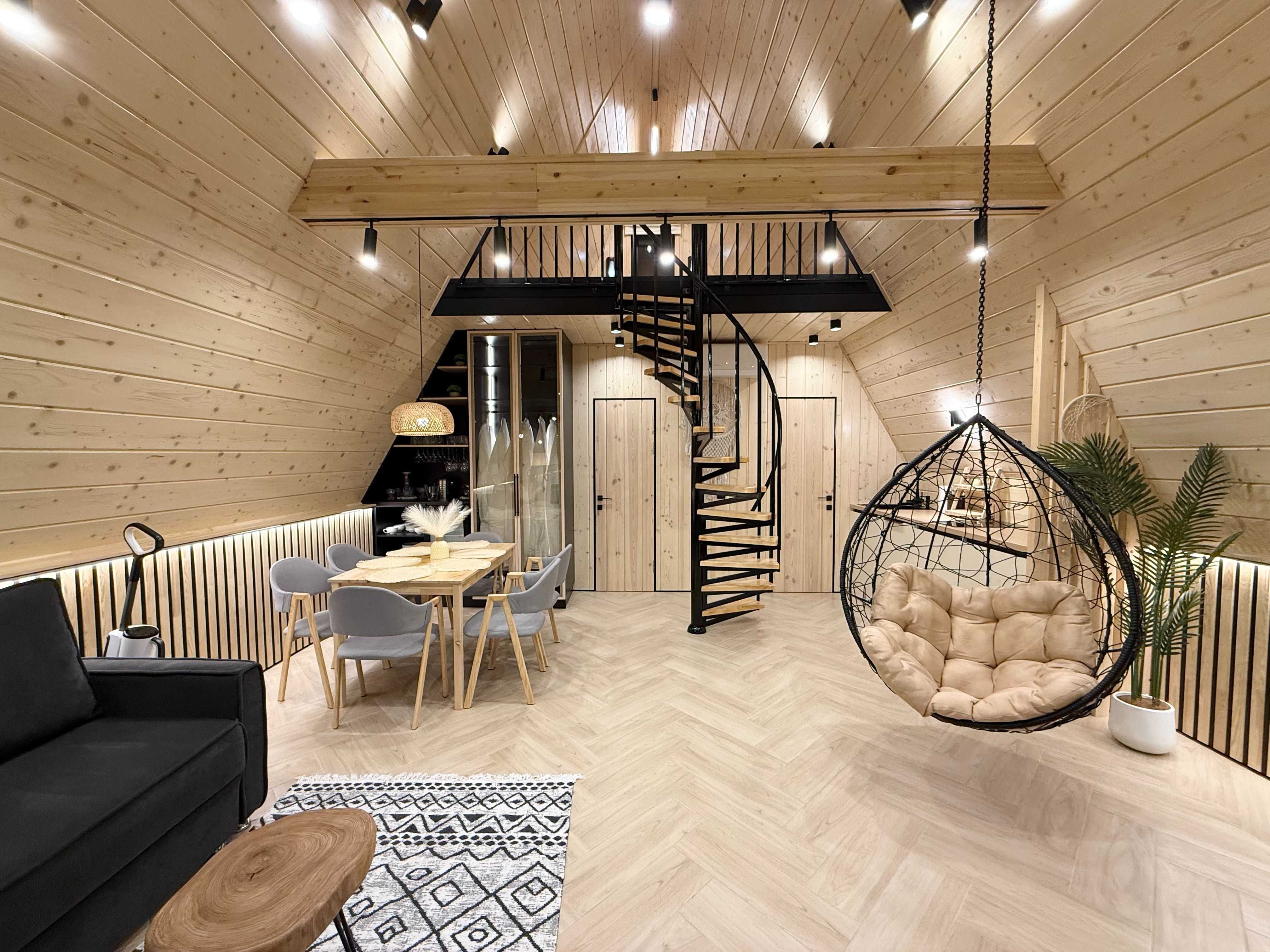 Дом в стиле A-frame (приватная територия)