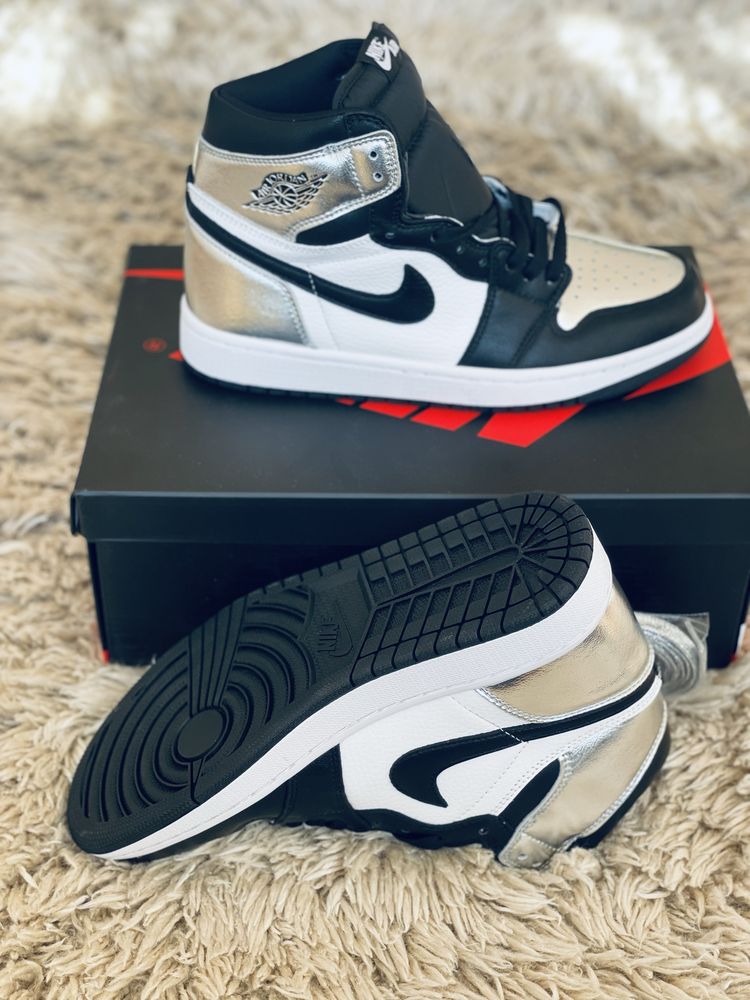 Air Jordan 1 Retro High Silver Toe Black Metallic