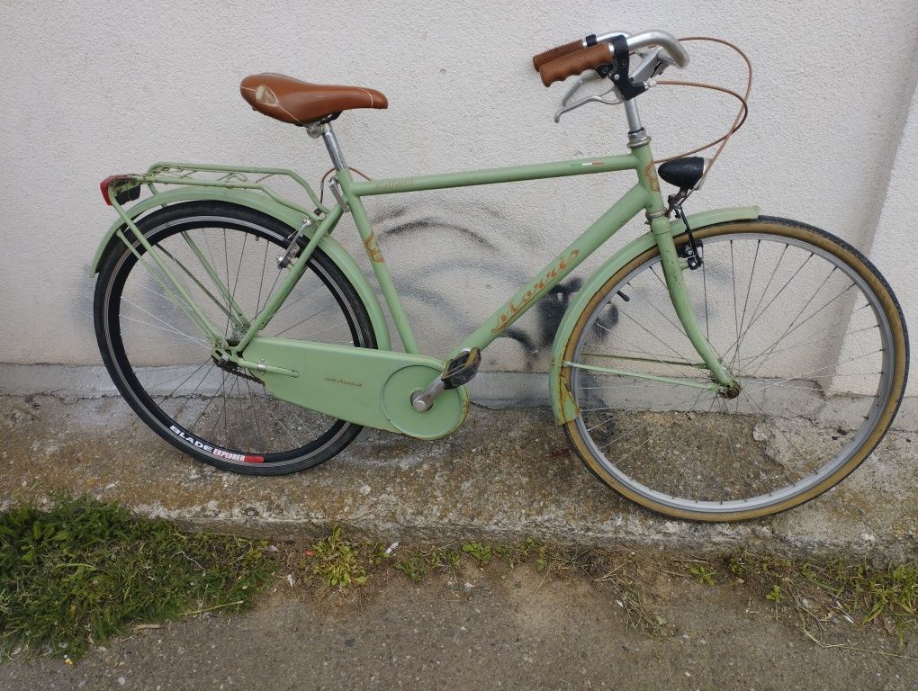 Vând bicicleta retro...roti de 28