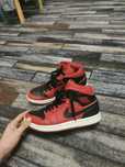 Vand Jordan 1 Mid Red