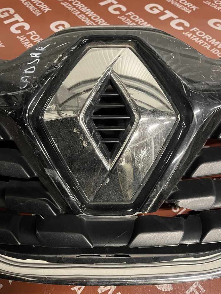 Решетка Renault Kadjar