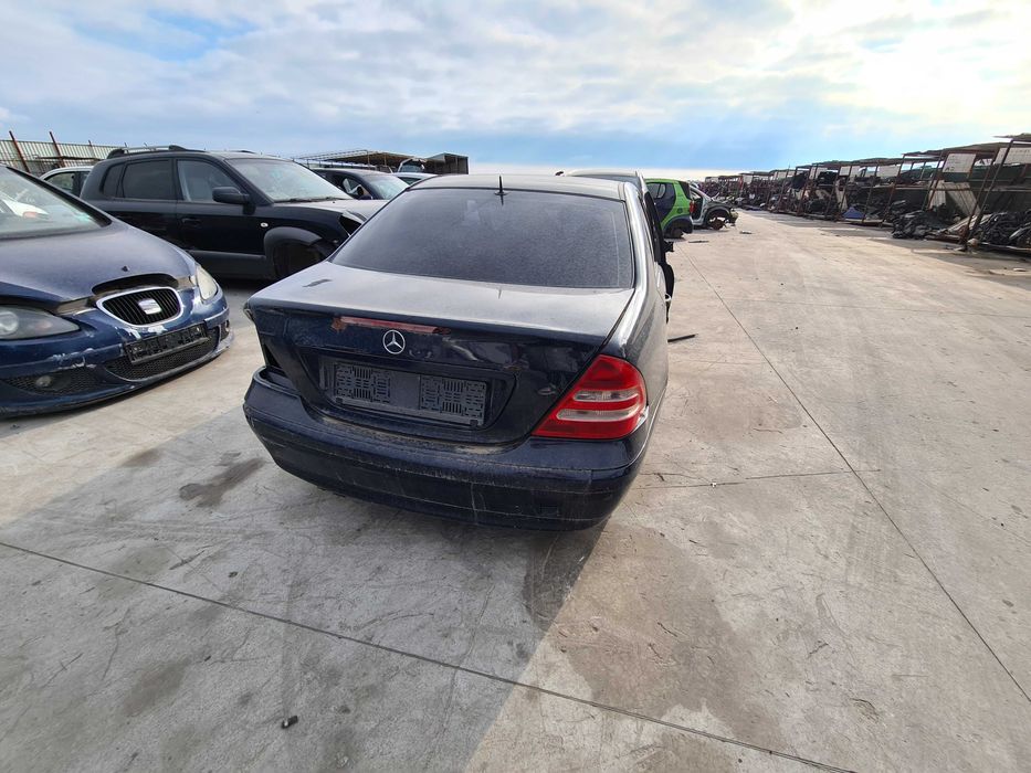 Dezmembram MercedesBenz w203