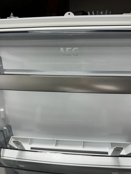 Frigider incorporabil AEG