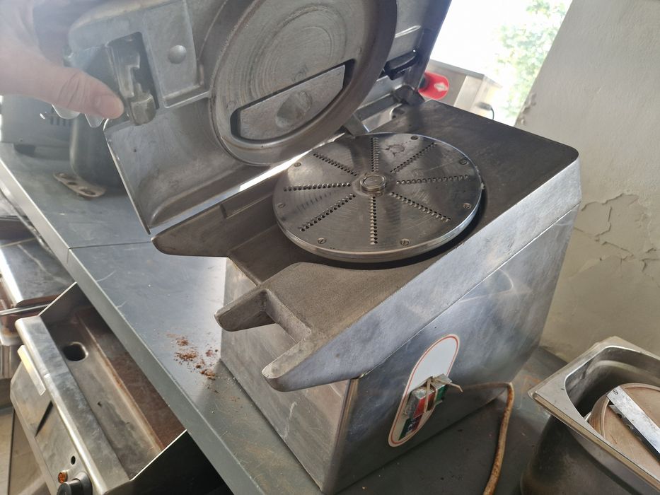 Masina curatat cartofi inox, mixer.planetar, alte aparate gatit