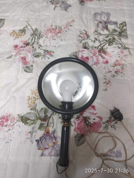 Продаётся лампа Лампа сотилади.