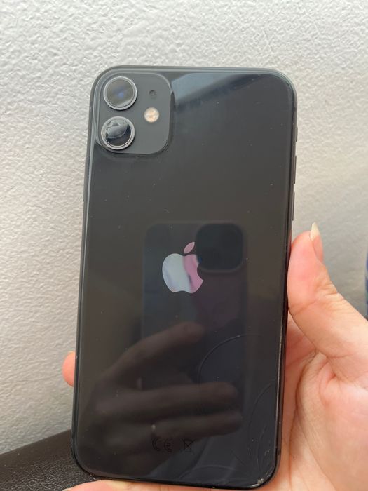 Продавам Iphone 11 64GB