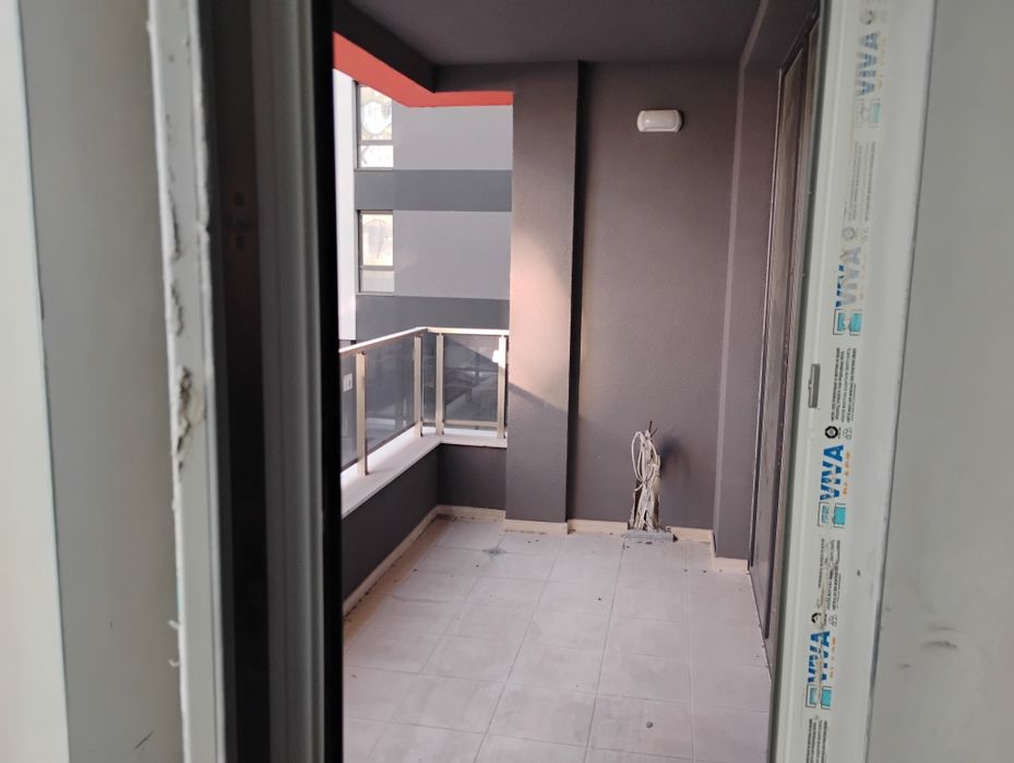 Продава се Тристаен апартамент в Варна, Общината - 102 кв.м за 618 €/кв.м - Снимка #2