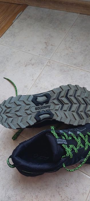 Маратонки Saucony непромокаеми