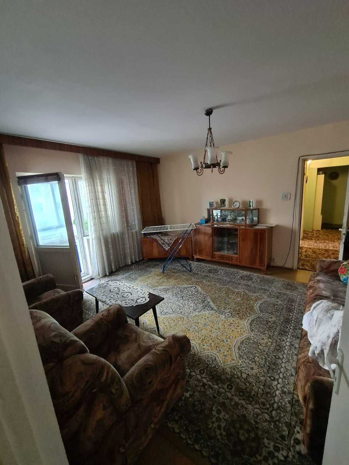 Vand apartament 2 camere, Craiovita Noua