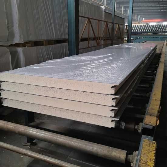 PIR panellar muzlatkich xonalari va sovuq omborlar uchun qo'llaniladi.