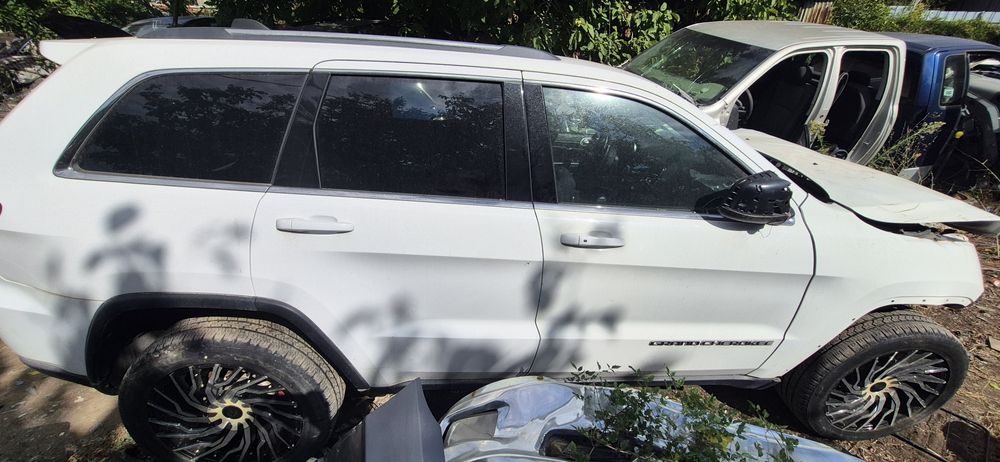 Jeep Grand Charokee Laredo 2020 за части