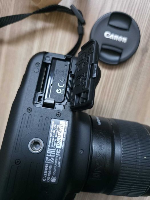 Aparat foto Canon EOS 1300D D-SLR